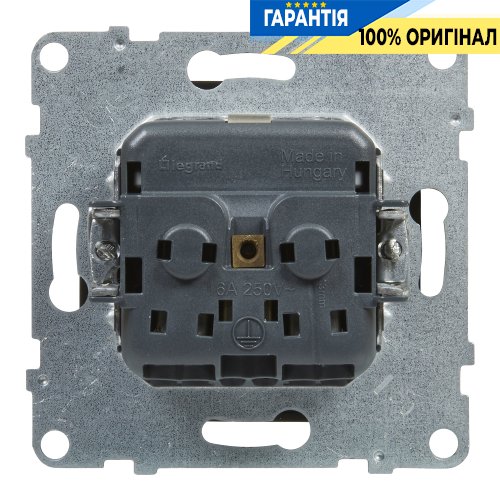 Розетка с з/к и шторками (пружин.клеммы) 16А/250V Legrand Suno 721420 черный